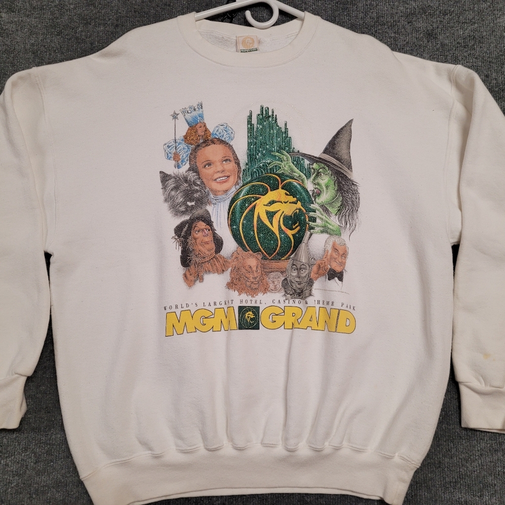 MGM Grand White Graphic Sweatshirt WIZARD OF OZ  1993